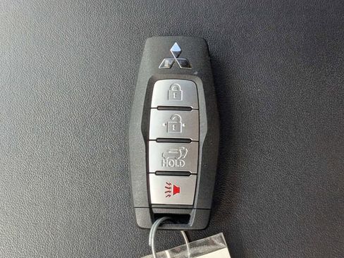 Used 2024 Mitsubishi Outlander SE Black Edition FWD image 31