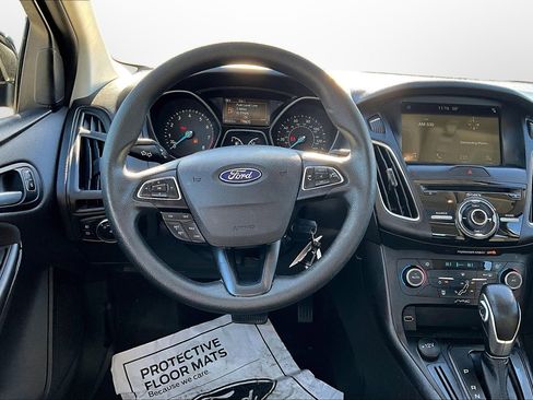 Used 2018 Ford Focus SEL image 5