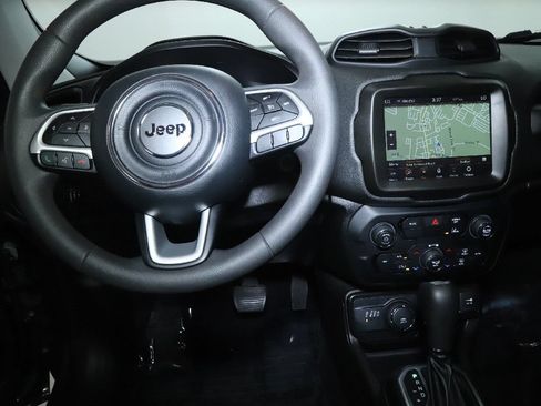 Certified 2023 Jeep Renegade Latitude AWD/4WD image 28