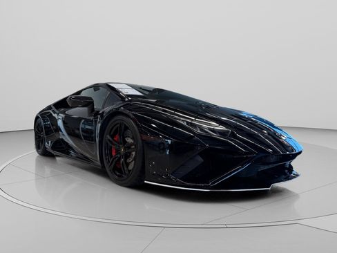 Used 2021 Lamborghini Huracan EVO image 3
