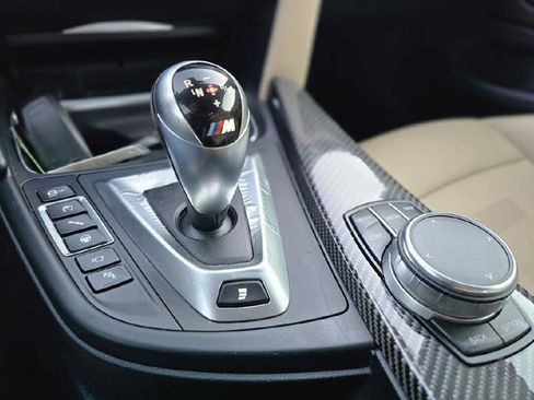 Used 2018 BMW M4 Coupe image 32