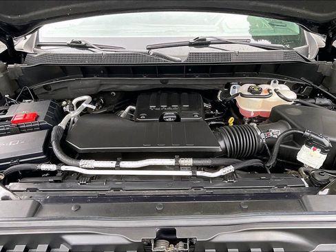 Used 2023 Chevrolet Silverado 1500 LT AWD/4WD image 10