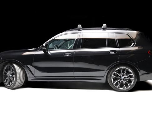 Used 2023 BMW X7 M60i w/ Executive Package image 20