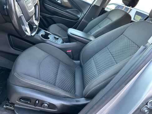 Used 2020 GMC Terrain SLE w/ Driver Convenience Package image 7