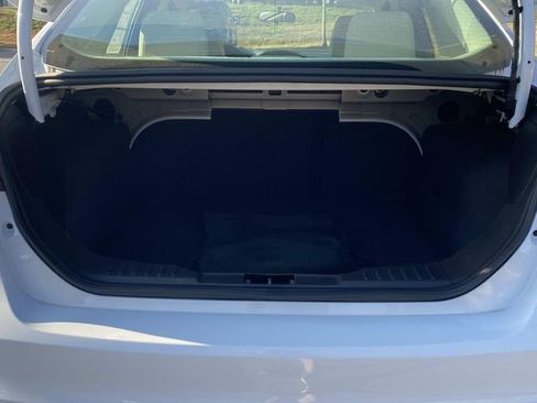 Certified 2018 Ford Focus SE image 8