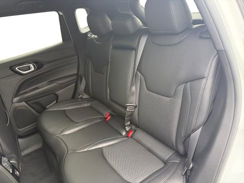 New 2026 Jeep Compass Latitude image 13