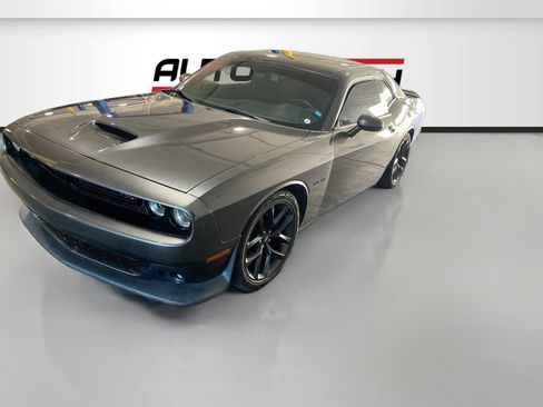 Used 2020 Dodge Challenger R/T w/ Driver Convenience Group RWD image 3