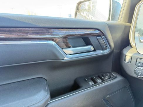 Used 2025 GMC Sierra 1500 SLE AWD/4WD image 12