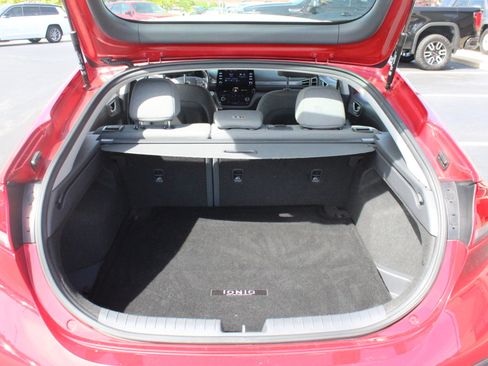 Used 2022 Hyundai Ioniq SE FWD image 28