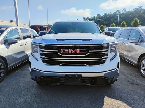 Used 2025 GMC Sierra 1500 SLT AWD/4WD image 2