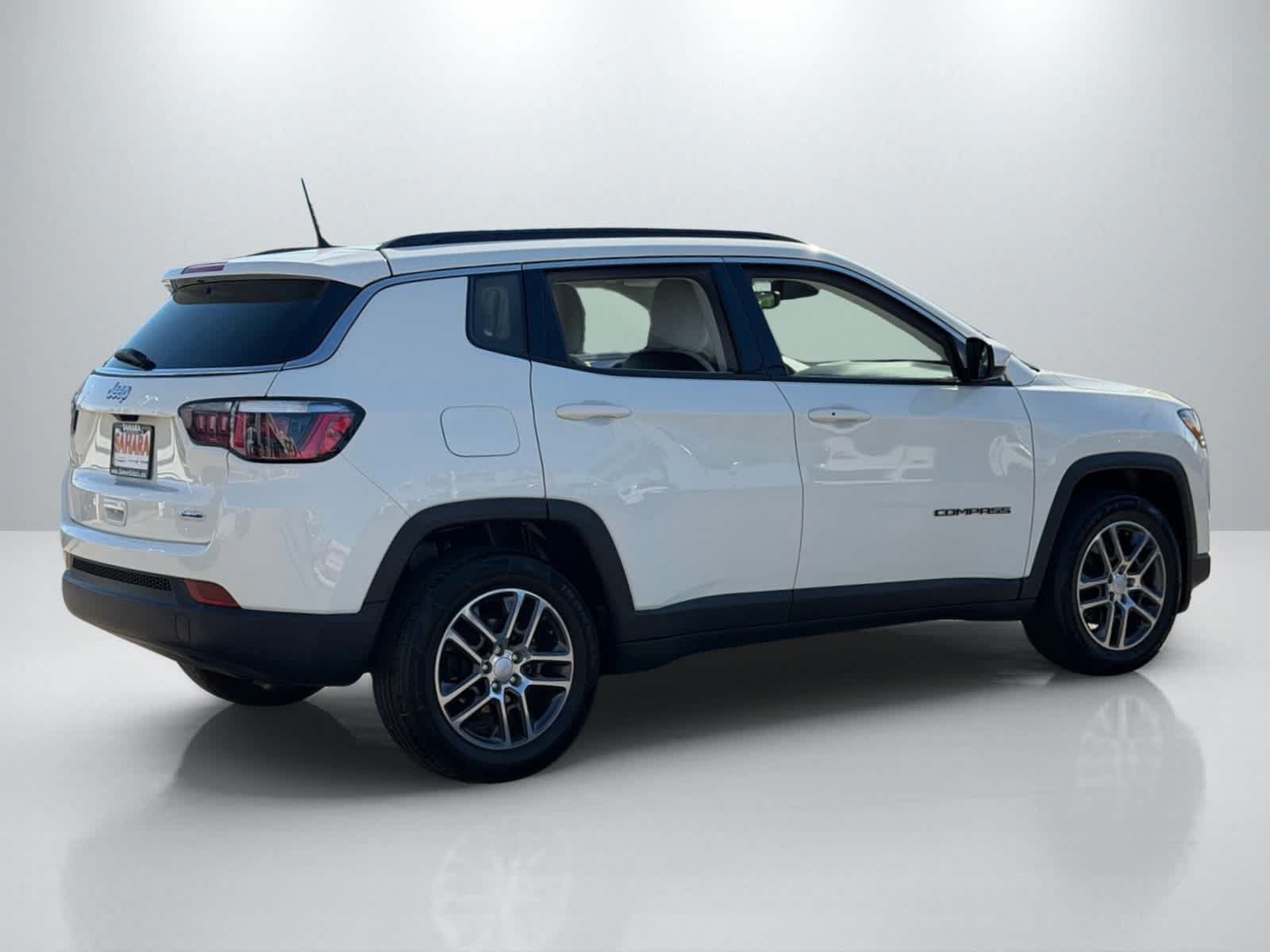 Used 2018 Jeep Compass Latitude w/ Popular Equipment Group FWD image 7