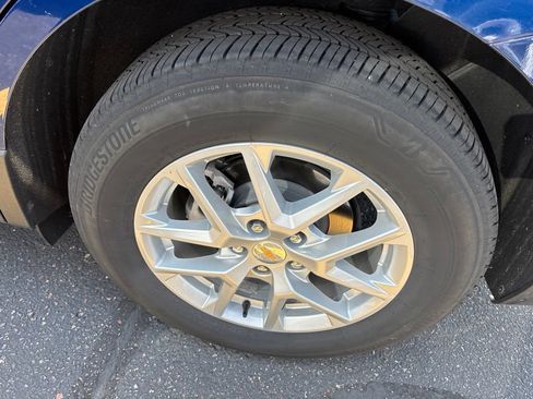 Used 2023 Chevrolet Equinox LT AWD/4WD image 32