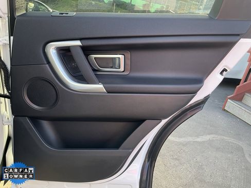 Used 2019 Land Rover Discovery Sport SE image 61