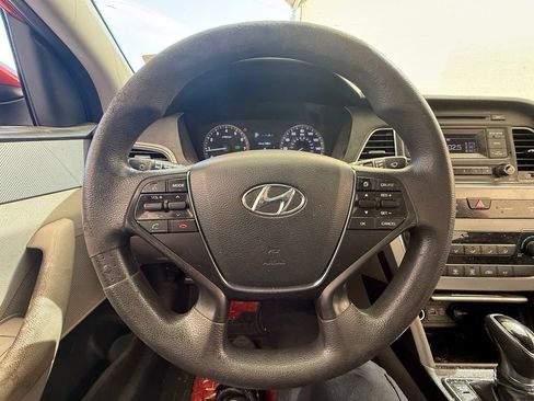 Used 2017 Hyundai Sonata SE FWD image 18