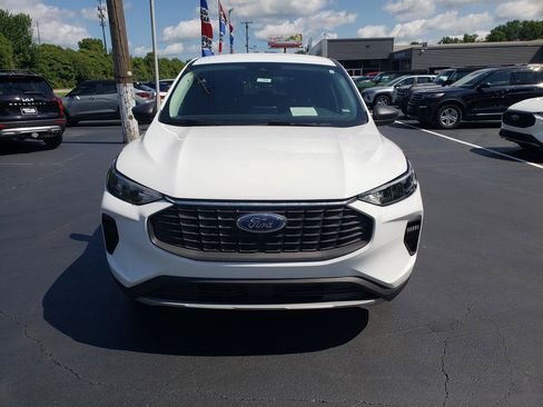 Used 2024 Ford Escape Active AWD/4WD image 2
