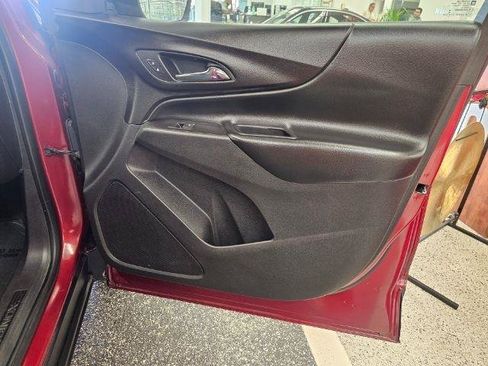 Used 2018 Chevrolet Equinox LT FWD image 30