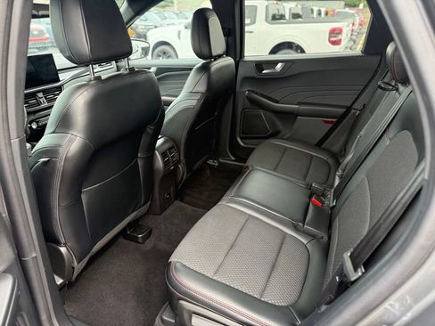 Certified 2023 Ford Escape ST-Line Elite AWD/4WD image 18