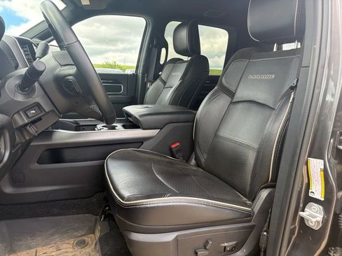 Used 2022 RAM 2500 Laramie w/ Night Edition AWD/4WD image 10