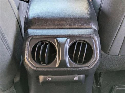 Used 2018 Jeep Wrangler Unlimited Sport S image 16