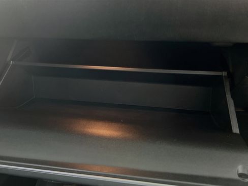 Used 2024 Nissan Armada SL image 35