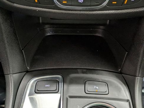 Used 2024 Chevrolet Equinox LT AWD/4WD image 34