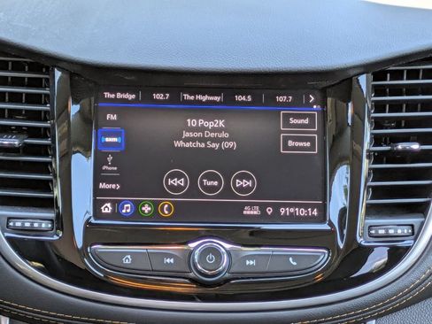 Used 2022 Chevrolet Trax LT w/ LT Convenience Package AWD/4WD image 19