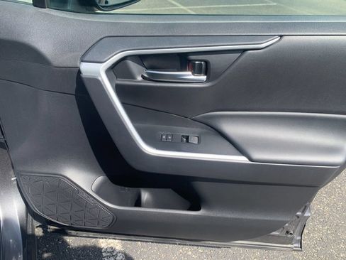 Used 2025 Toyota RAV4 XLE AWD/4WD image 20