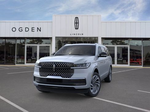 New 2026 Lincoln Navigator Reserve AWD/4WD image 2