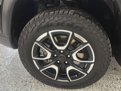 Certified 2025 Jeep Compass Trailhawk AWD/4WD image 12