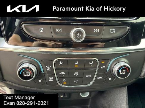 Used 2023 Chevrolet Traverse LT AWD/4WD image 26