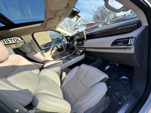 Used 2023 Lincoln Navigator Reserve AWD/4WD image 15