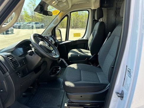 Used 2025 RAM ProMaster 2500 w/ U-Haul Equipment Group FWD image 23
