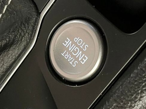 Used 2023 Volkswagen Atlas Cross Sport SE w/ Panoramic Sunroof Package image 16