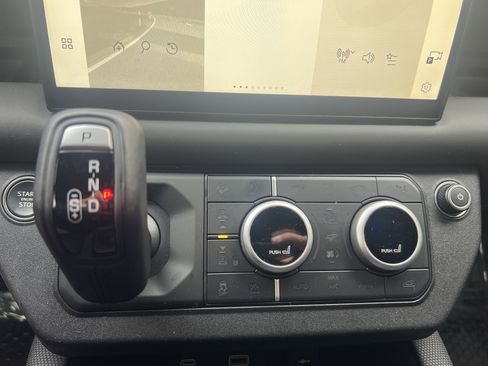Used 2024 Land Rover Defender 110 V8 image 18