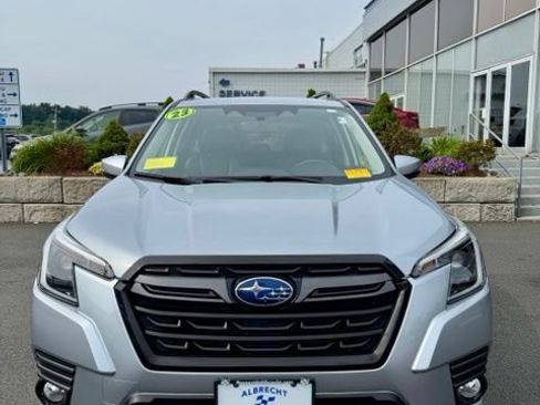 Used 2023 Subaru Forester Limited AWD/4WD image 2