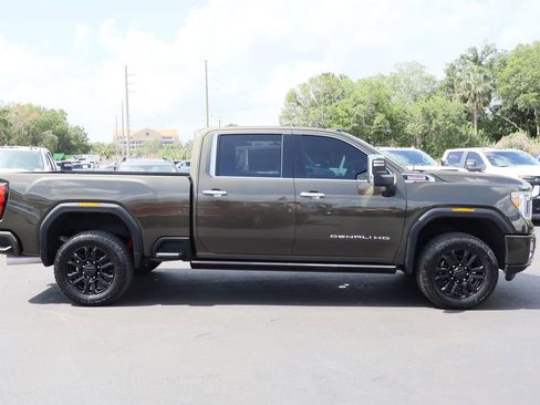 Certified 2022 GMC Sierra 2500 Denali w/ Denali Ultimate Package AWD/4WD image 10