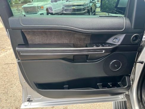 Used 2018 Ford Expedition Limited AWD/4WD image 10