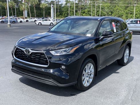 New 2026 Toyota Highlander Limited AWD/4WD image 1