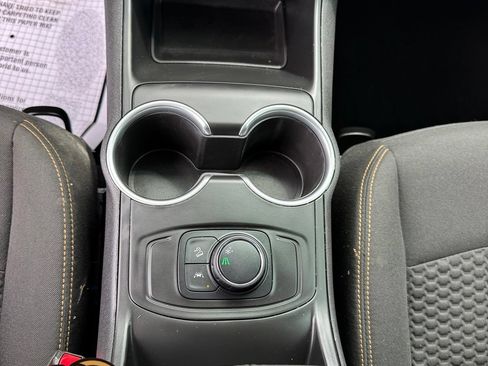 Used 2020 GMC Terrain SLE FWD image 24