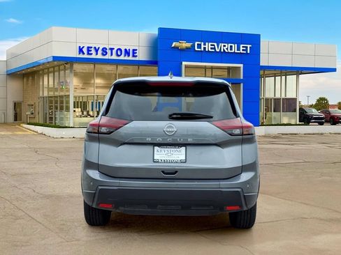 Used 2025 Nissan Rogue SV FWD image 6
