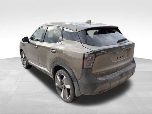 Used 2025 Nissan Kicks SR image 4