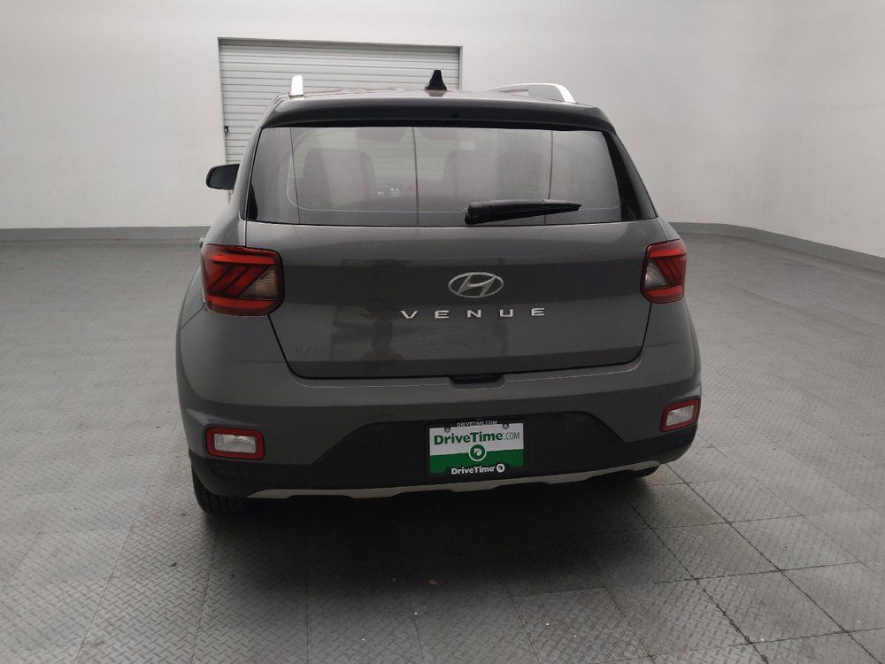 Used 2020 Hyundai Venue SEL FWD image 6