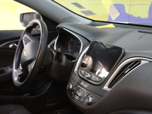 Used 2020 Chevrolet Malibu LS FWD image 10