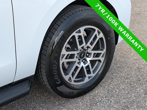 Certified 2025 Ford Expedition Active RWD image 13