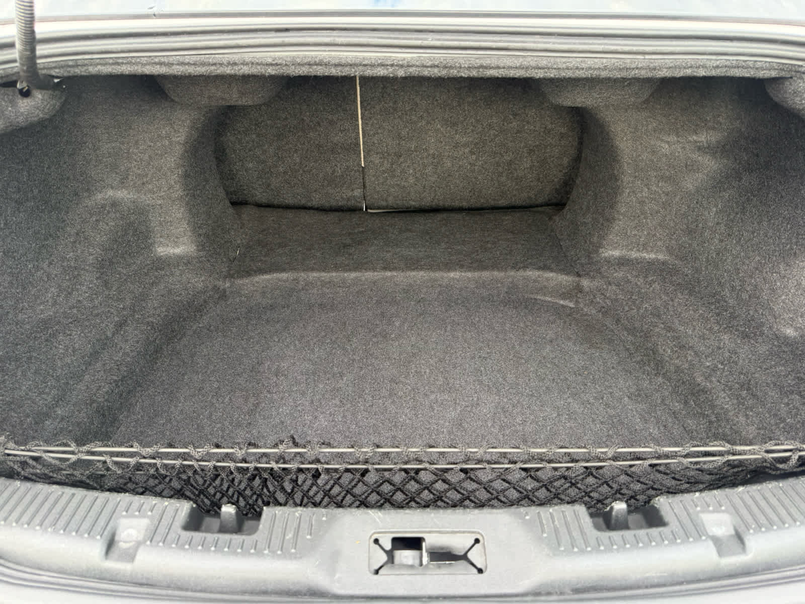 Used 2010 Ford Taurus Limited FWD image 6