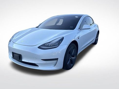 Used 2019 Tesla Model 3 Mid Range RWD image 2