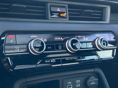 Used 2024 Honda Pilot TrailSport image 26