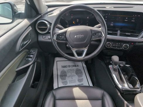 Used 2025 Chevrolet Trax ACTIV w/ Sunroof Package FWD image 10