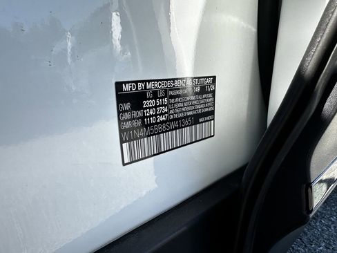 New 2025 Mercedes-Benz GLB 35 AMG 4MATIC image 36