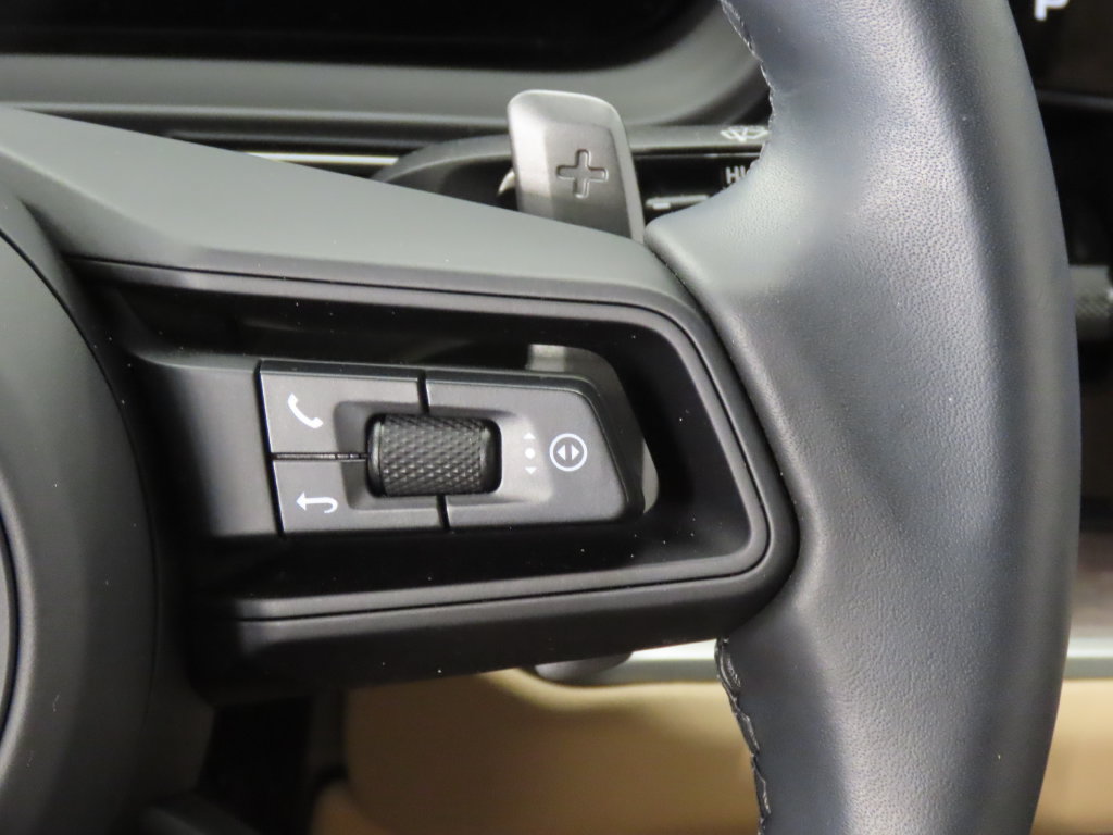 Used 2025 Porsche Cayenne S AWD/4WD image 23